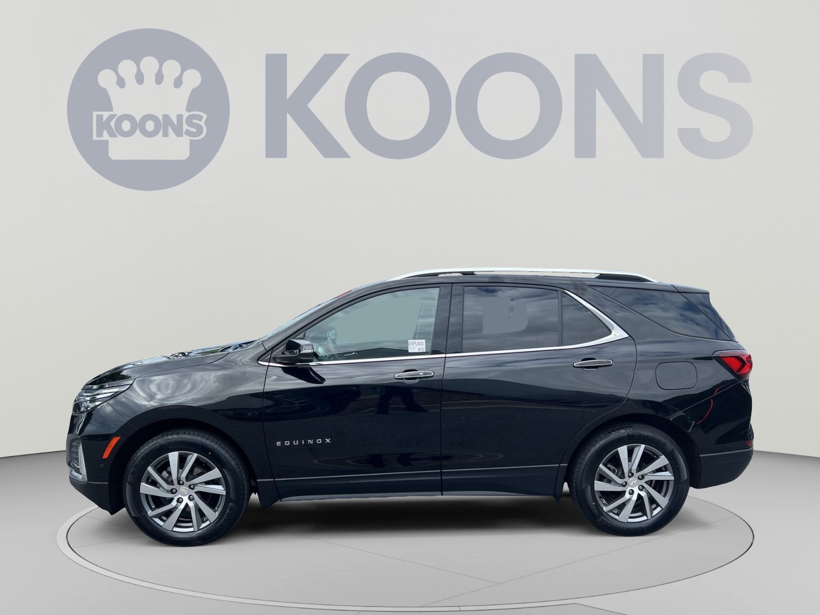 Used 2023 Chevrolet Equinox Premier AWD/4WD image 2