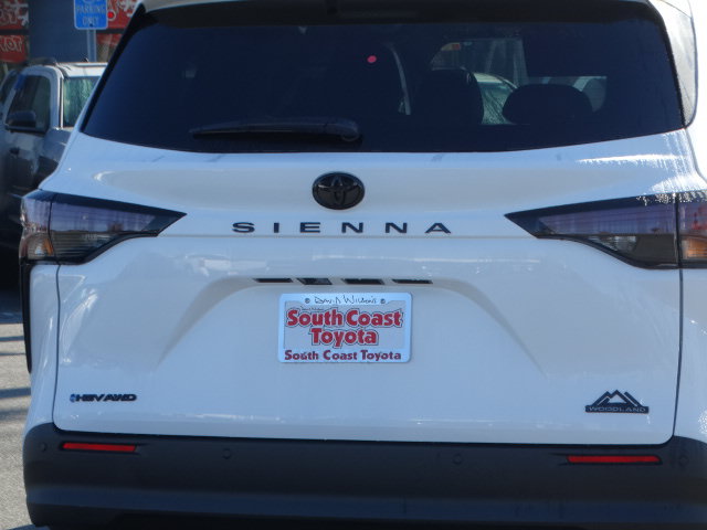 New 2026 Toyota Sienna XLE Woodland Edition AWD/4WD image 7