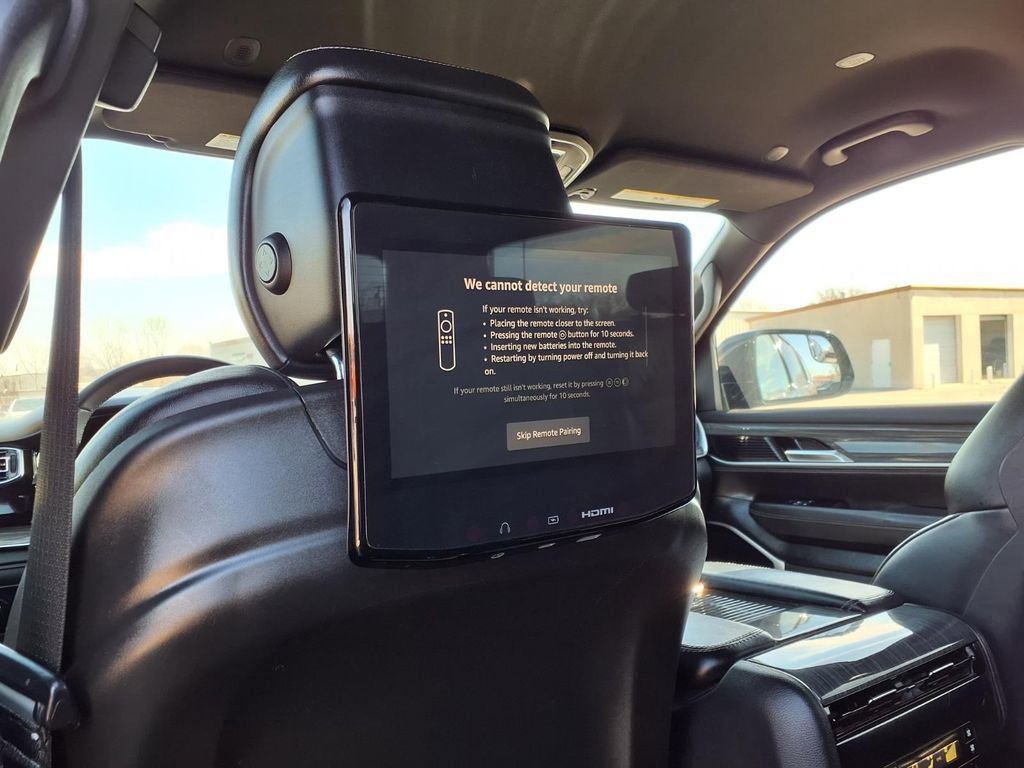 Used 2022 Jeep Wagoneer Series III w/ Rear Seat Video Group 1 image 23