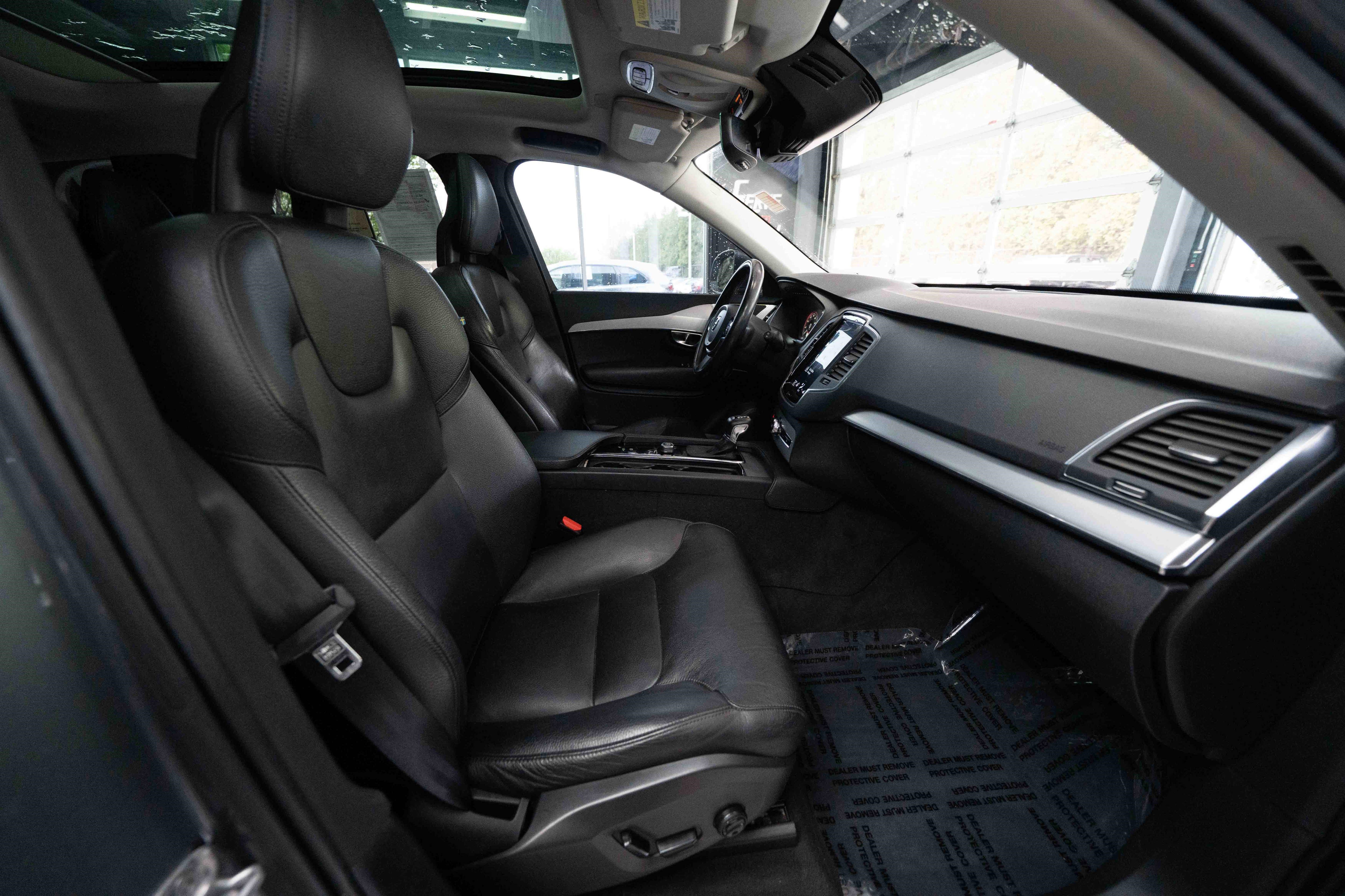 Used 2018 Volvo XC90 T5 Momentum w/ Convenience Package image 27