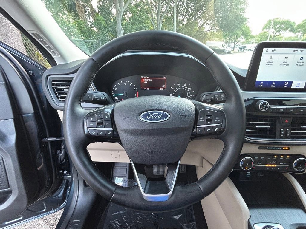 Used 2022 Ford Escape SEL FWD image 17