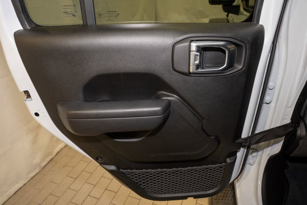 Used 2024 Jeep Wrangler Sport S image 9