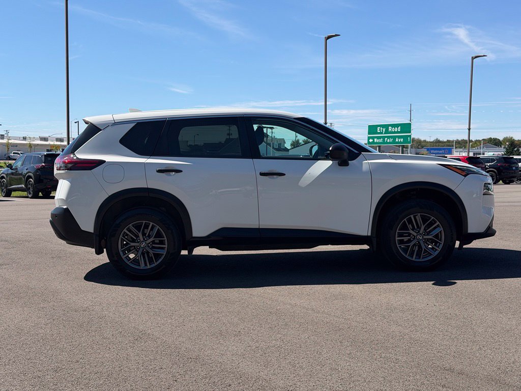 Used 2021 Nissan Rogue S AWD/4WD image 6