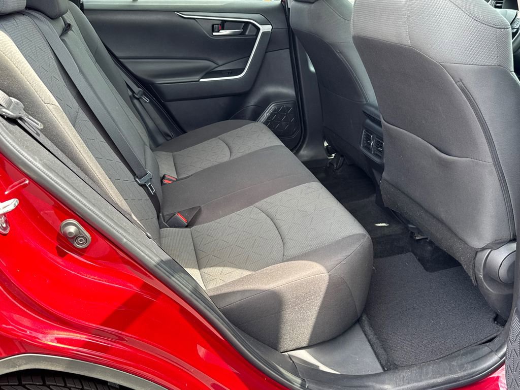 Used 2022 Toyota RAV4 XLE image 15