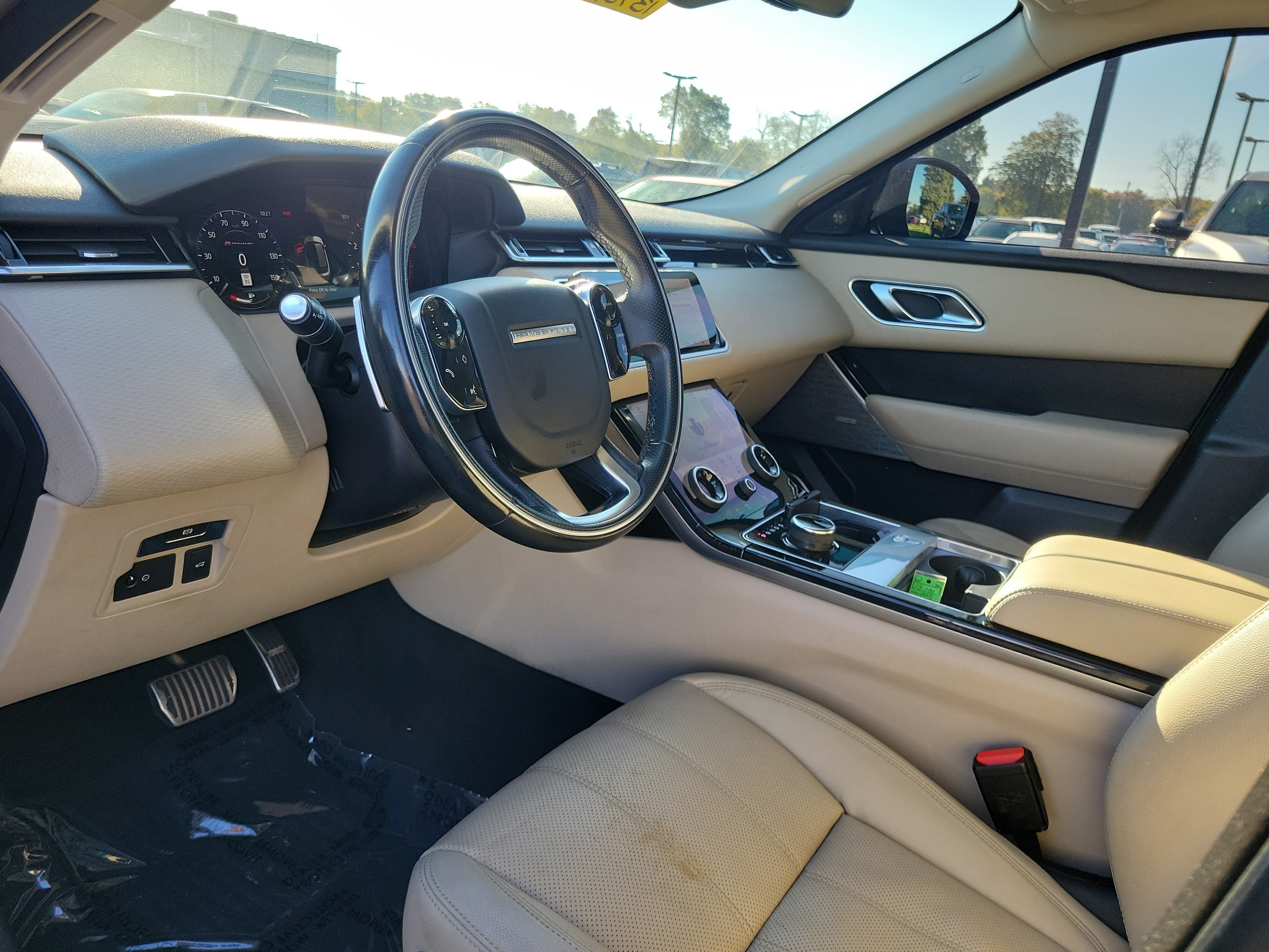 Used 2019 Land Rover Range Rover Velar R-Dynamic SE AWD/4WD image 19