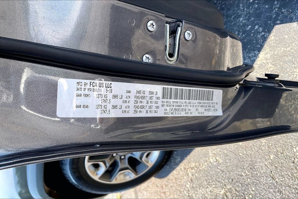 Used 2019 Jeep Cherokee Trailhawk AWD/4WD image 22