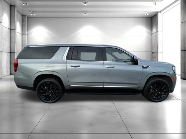 Used 2023 GMC Yukon XL Denali AWD/4WD image 9
