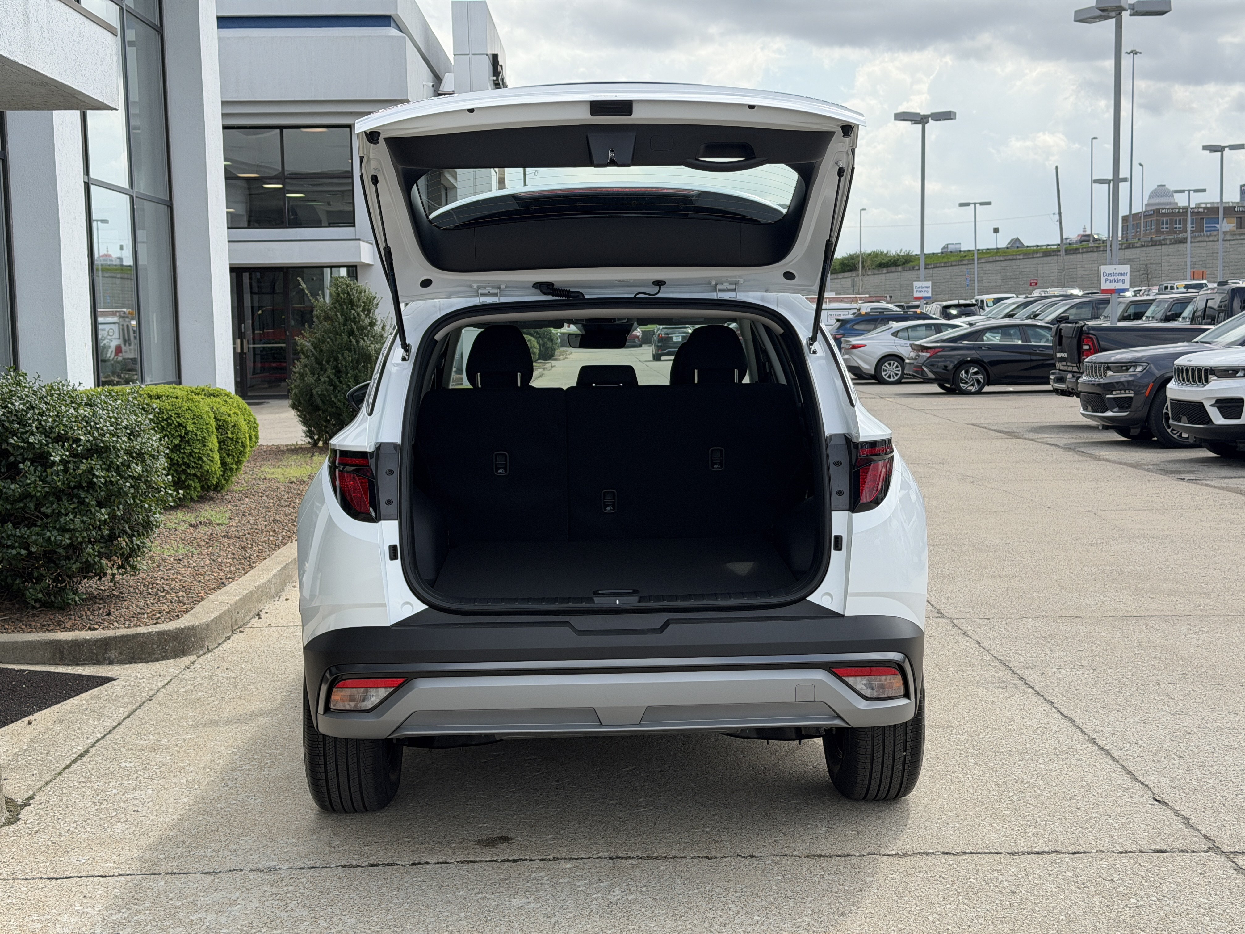 New 2026 Hyundai Tucson Blue SE AWD/4WD image 11