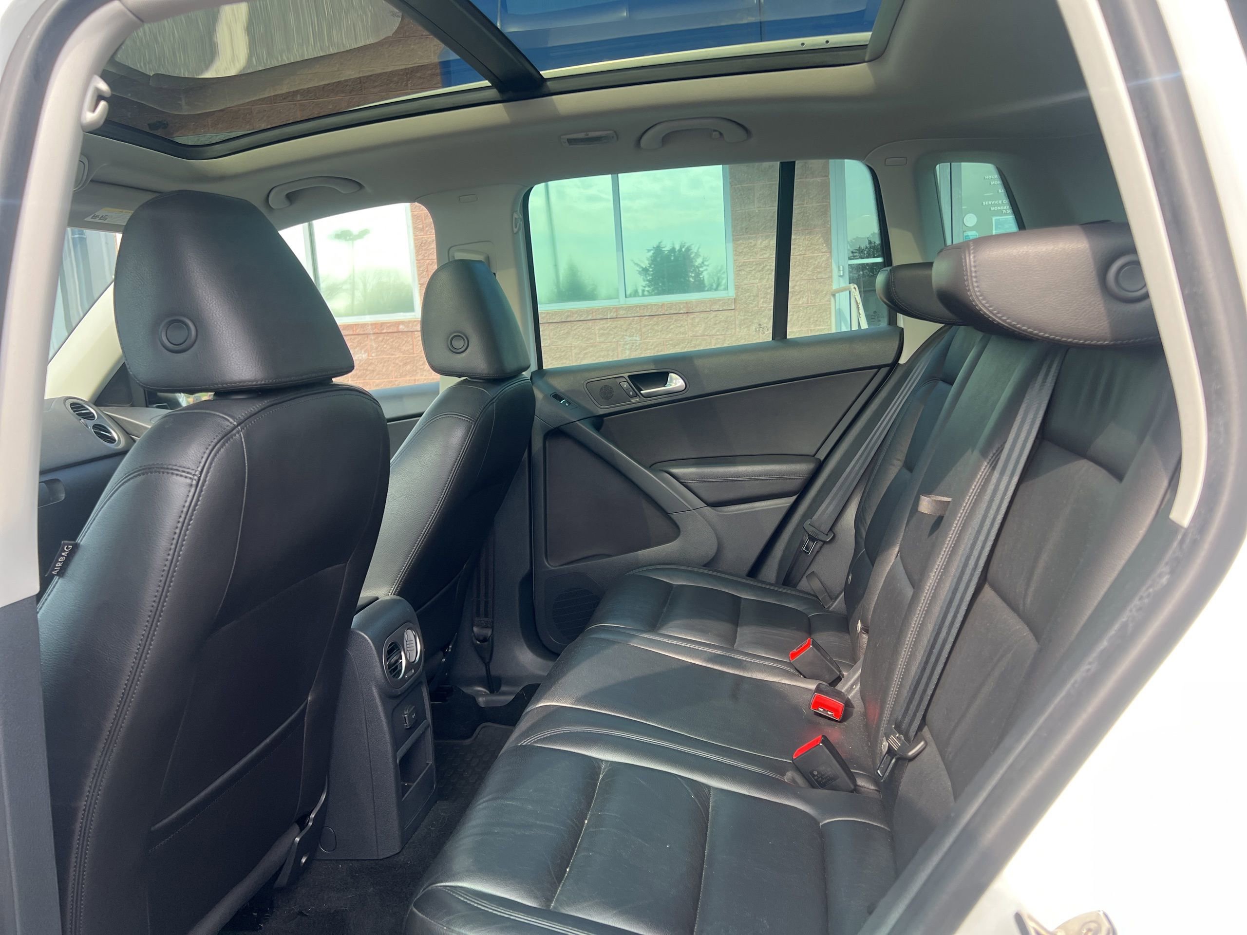 Used 2017 Volkswagen Tiguan Sport image 20