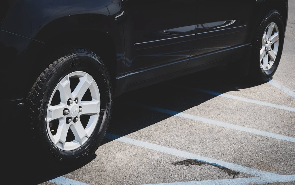 Used 2016 GMC Acadia SLE AWD/4WD image 24