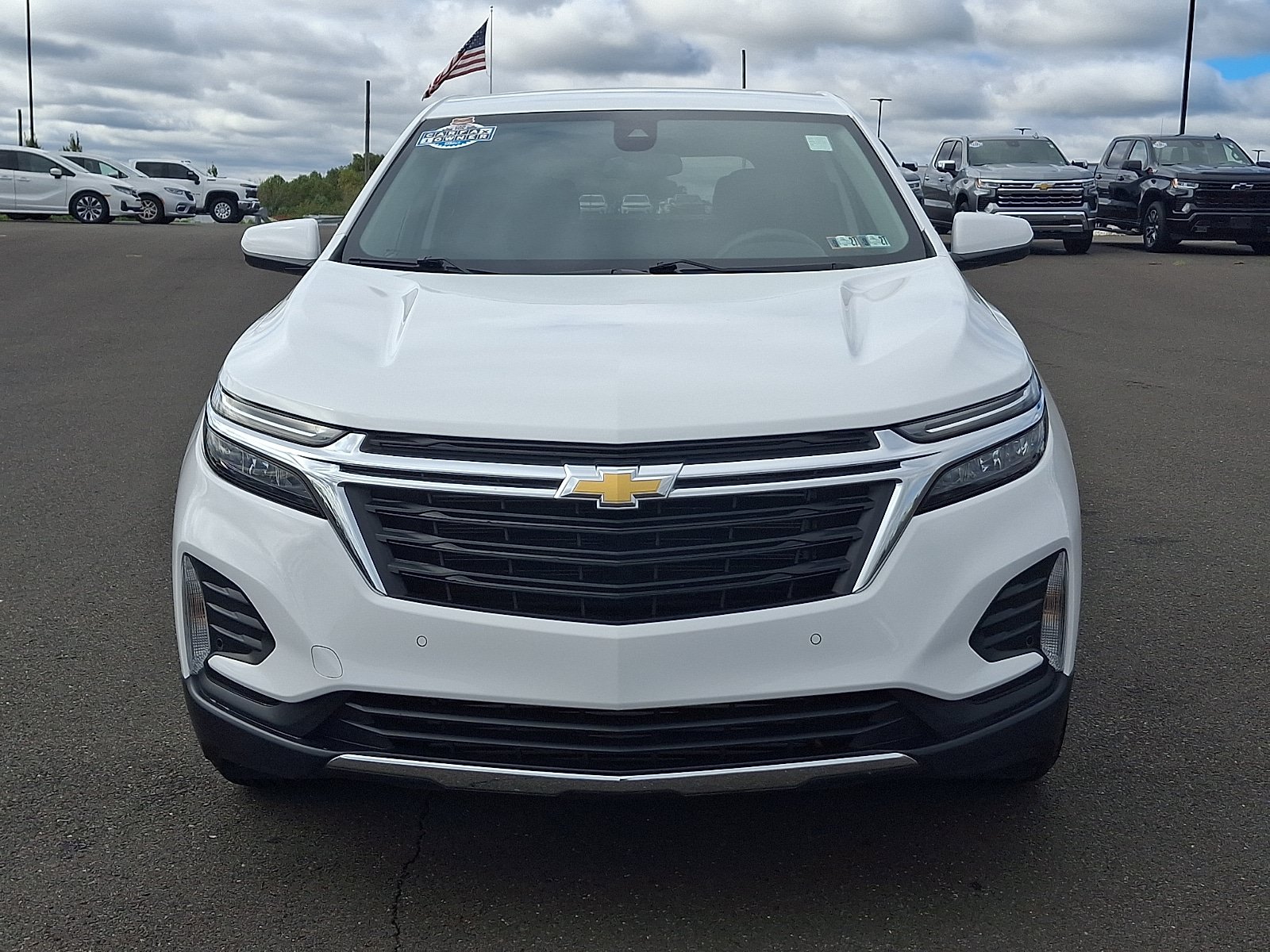 Used 2024 Chevrolet Equinox LT FWD image 2
