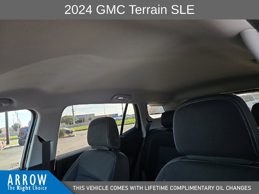 Used 2024 GMC Terrain SLE w/ Driver Convenience Package FWD image 22