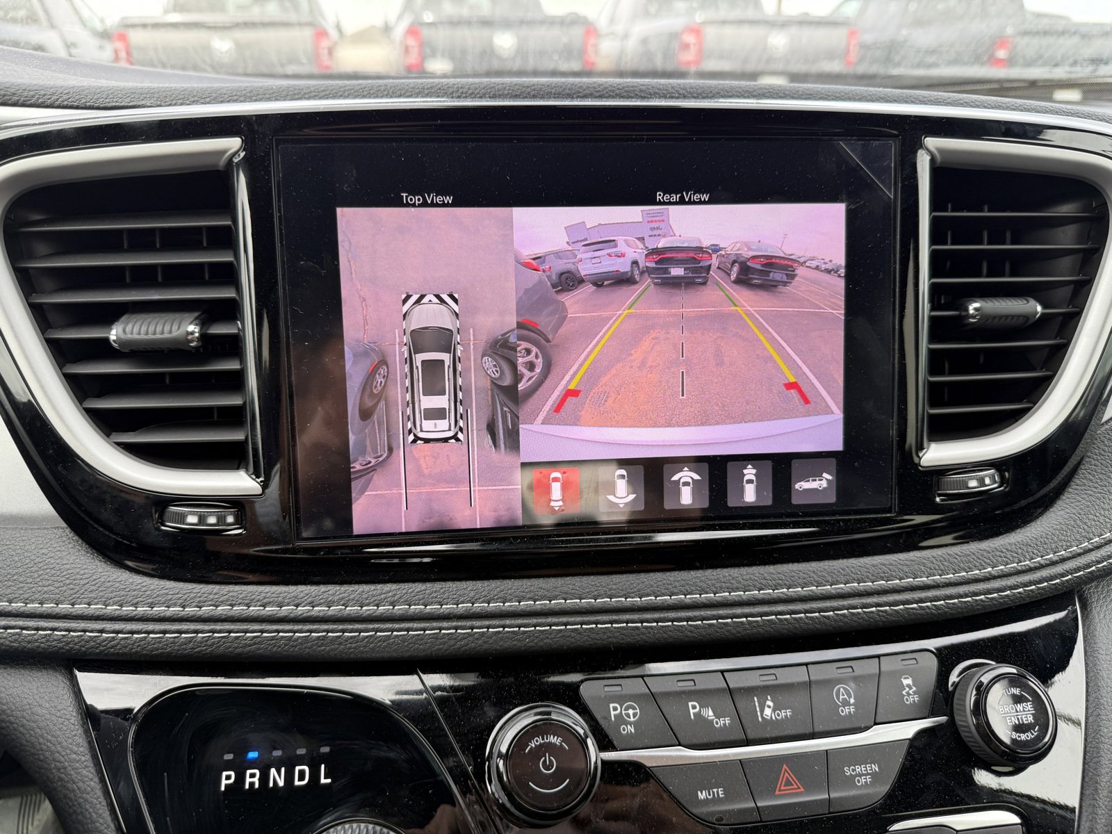 New 2024 Chrysler Pacifica Touring-L w/ S Appearance Package image 36