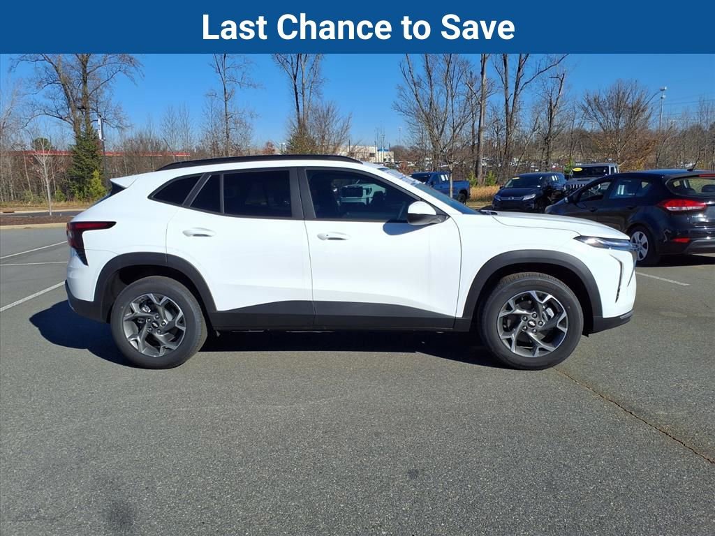 New 2025 Chevrolet Trax LT w/ Driver Confidence Package image 31