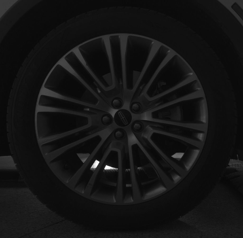 Used 2016 Lincoln MKX Reserve w/ Technology Package FWD image 11