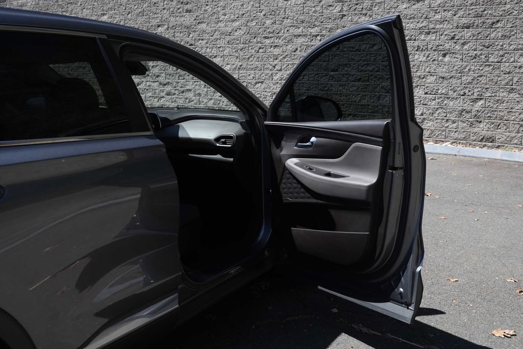 Used 2019 Hyundai Santa Fe SE AWD/4WD image 16