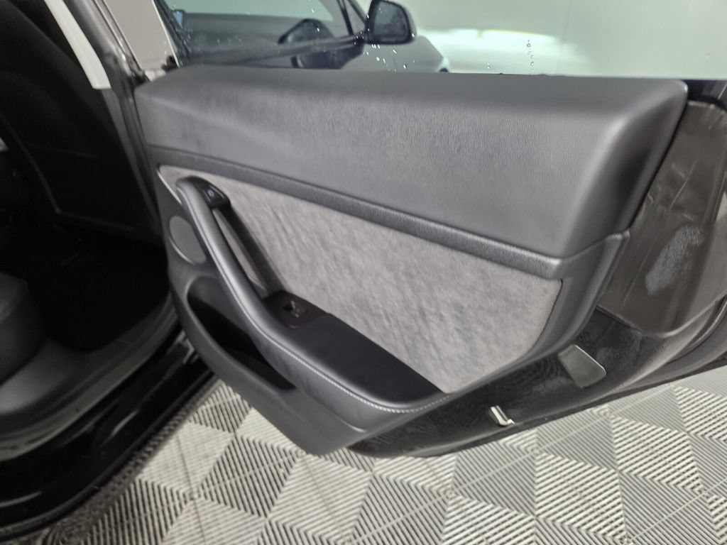 Used 2021 Tesla Model 3 Long Range AWD/4WD image 31