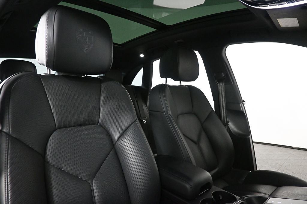 Used 2024 Porsche Macan S w/ Premium Plus Package image 20