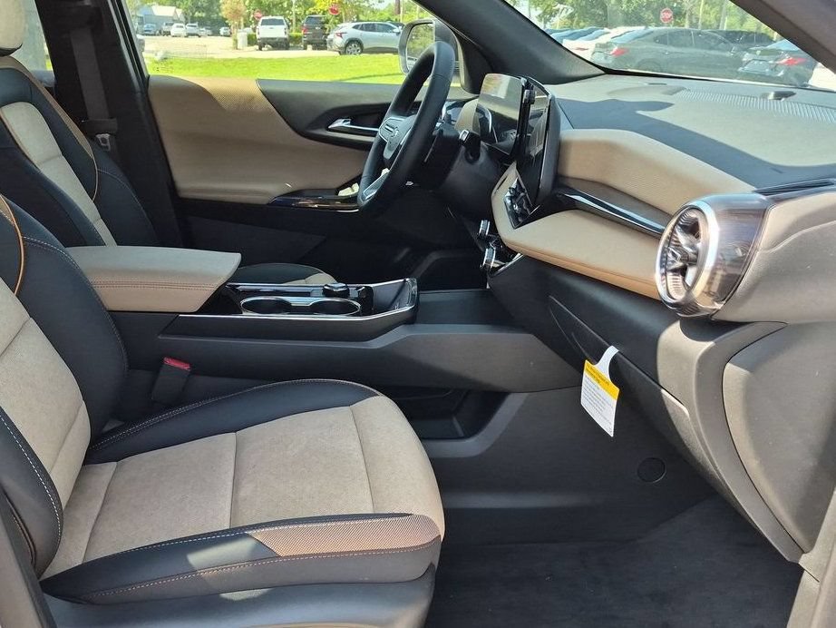 New 2026 Chevrolet Equinox ACTIV w/ Convenience Package III FWD image 24