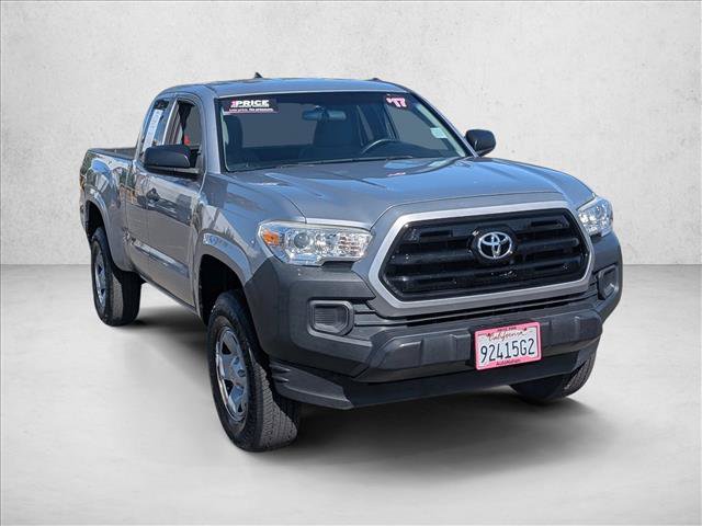 Used 2017 Toyota Tacoma SR AWD/4WD image 3