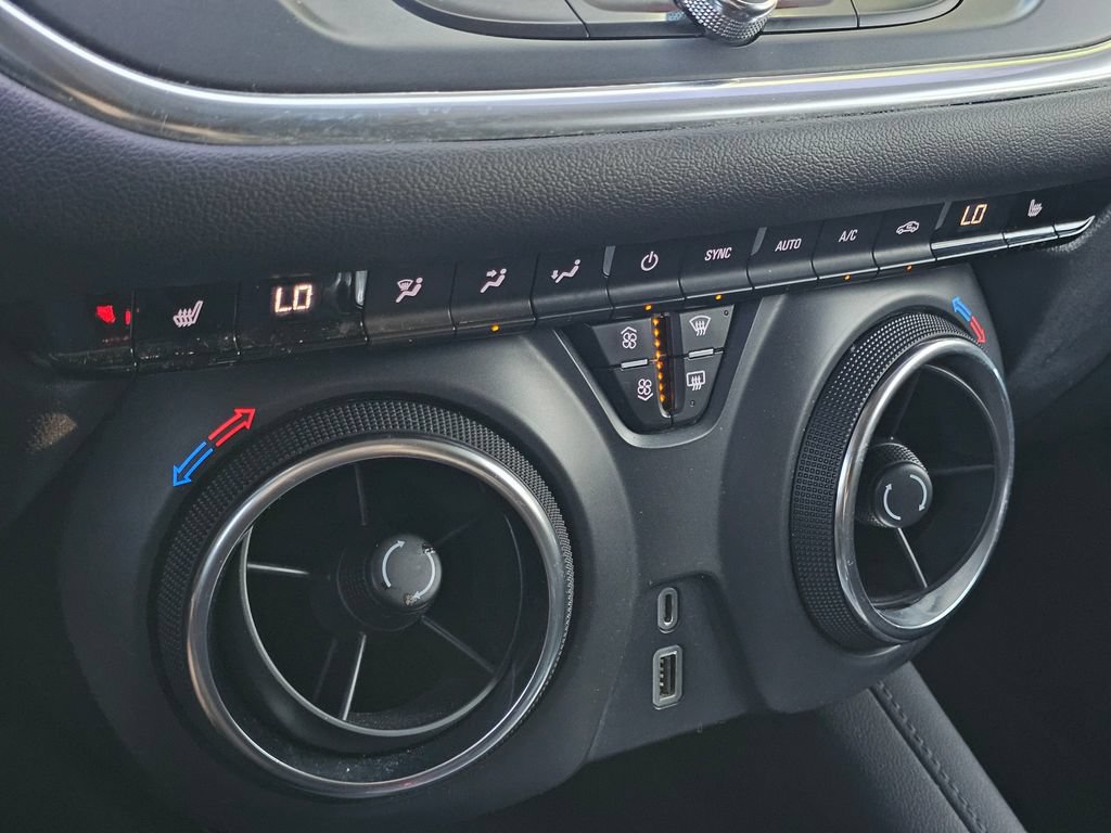 Used 2020 Chevrolet Blazer LT FWD image 33