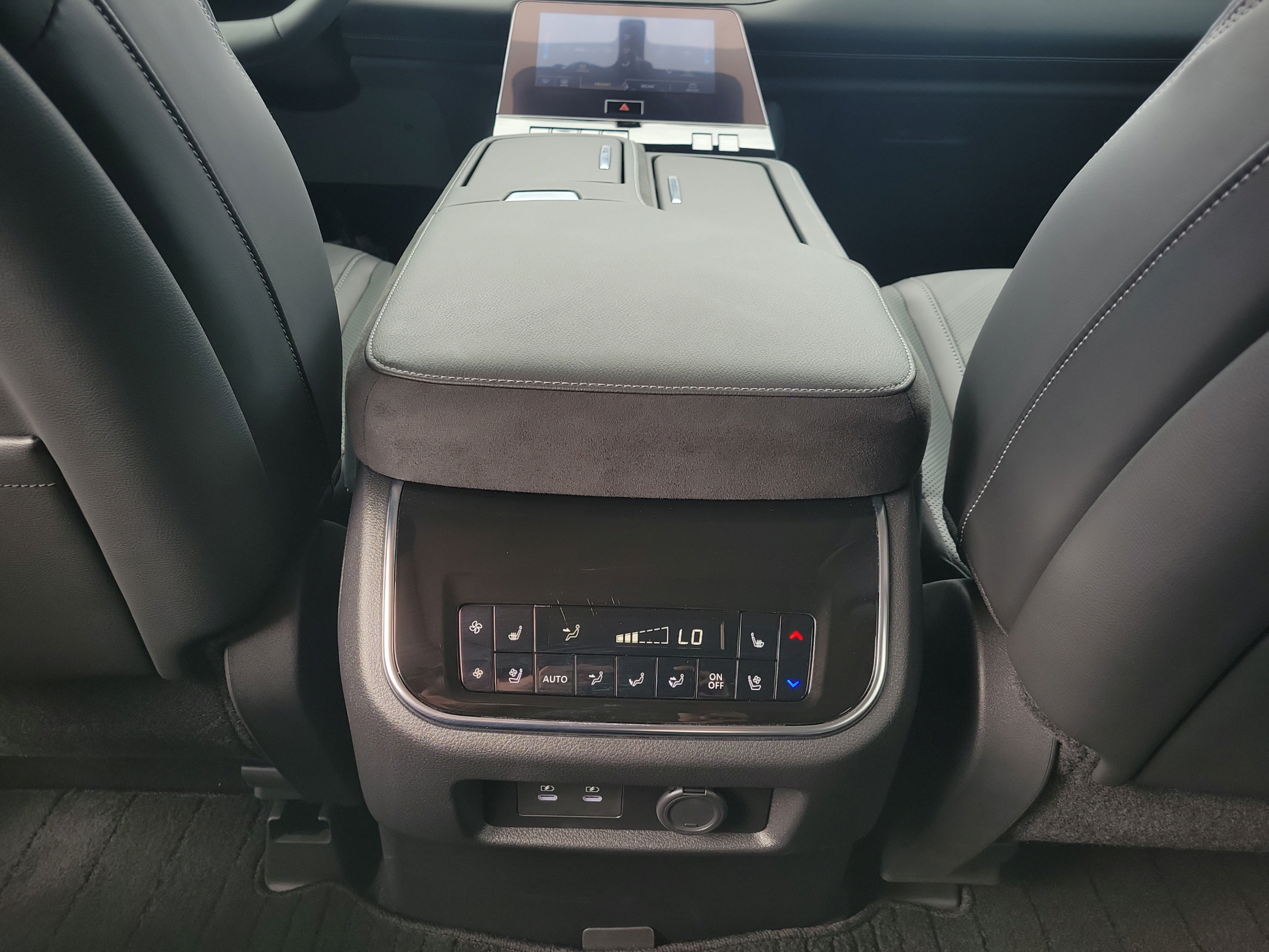 Used 2026 INFINITI QX80 Luxe w/ Cargo Package AWD/4WD image 29