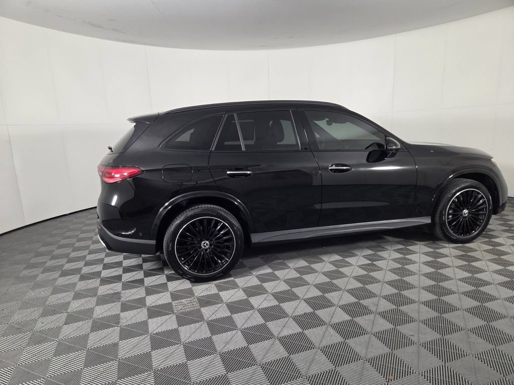 Used 2023 Mercedes-Benz GLC 300 image 5