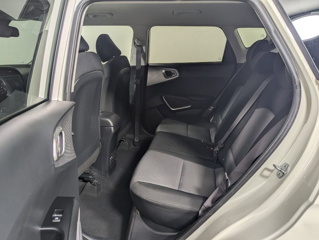 Used 2023 Kia Soul S image 23