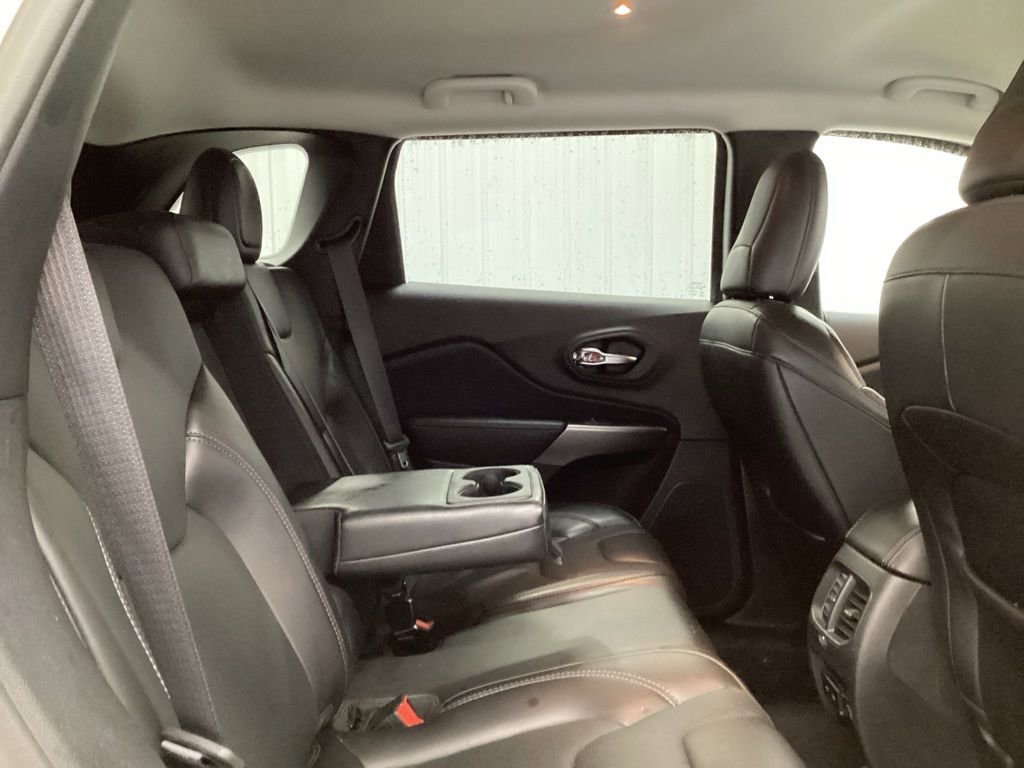 Used 2020 Jeep Cherokee Limited AWD/4WD image 17
