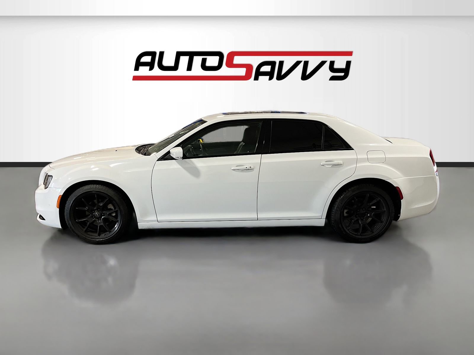 Used 2023 Chrysler 300 S w/ Comfort Group RWD image 4