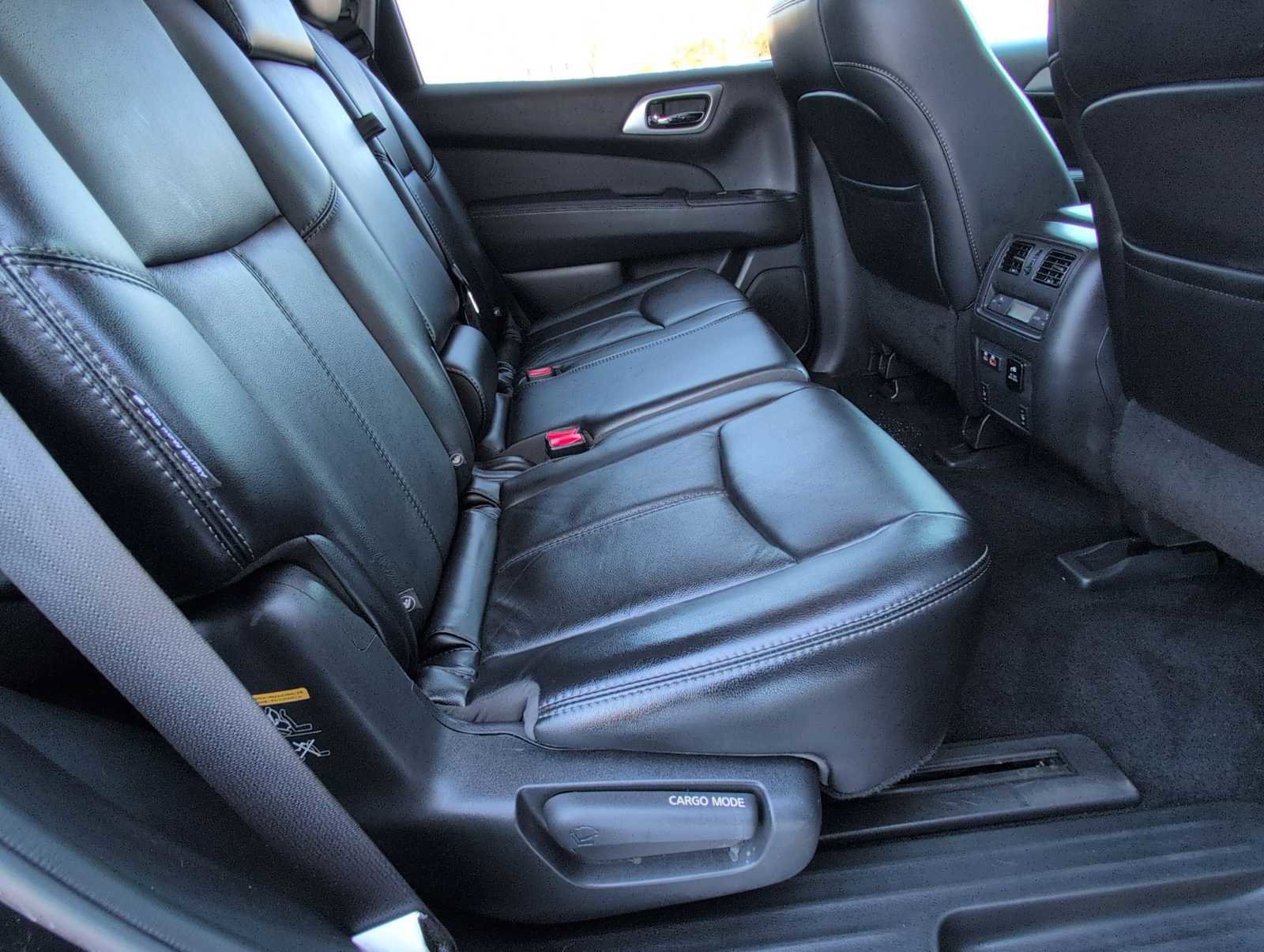 Used 2019 Nissan Pathfinder SL image 21