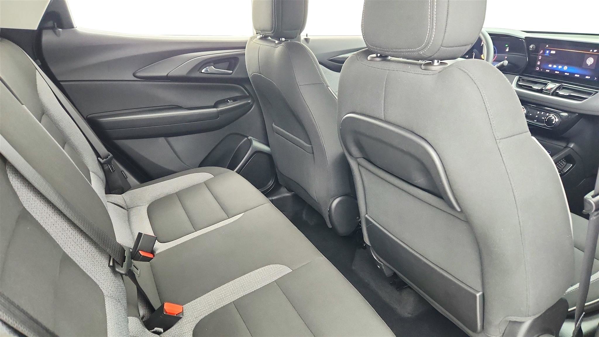 Used 2025 Chevrolet TrailBlazer LT image 36