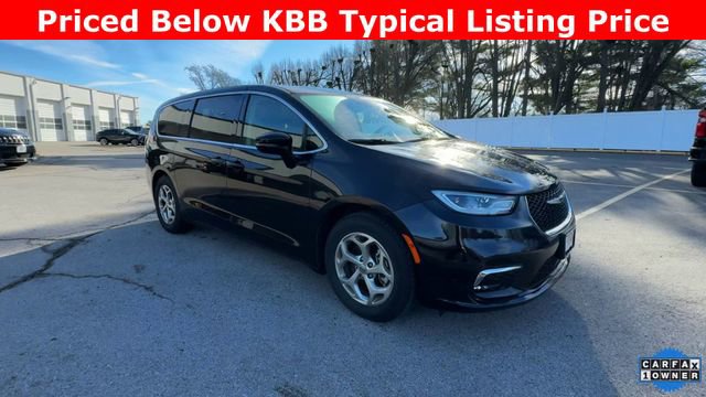 Used 2024 Chrysler Pacifica Limited image 2