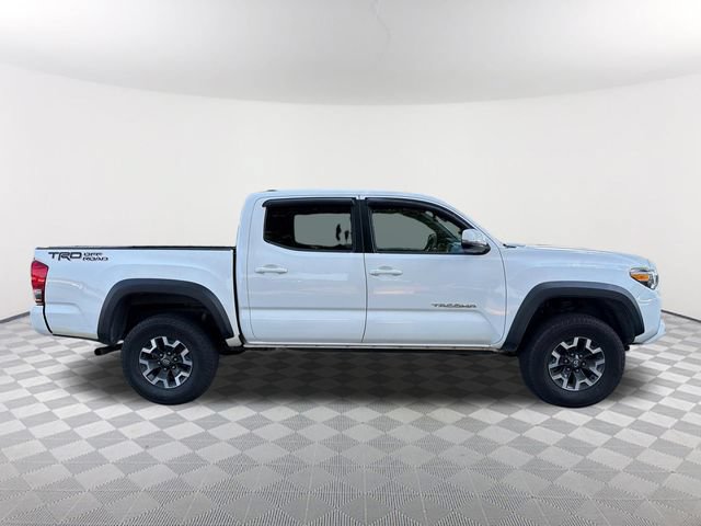 Used 2016 Toyota Tacoma TRD Off-Road w/ Premium & Technology Package RWD image 4