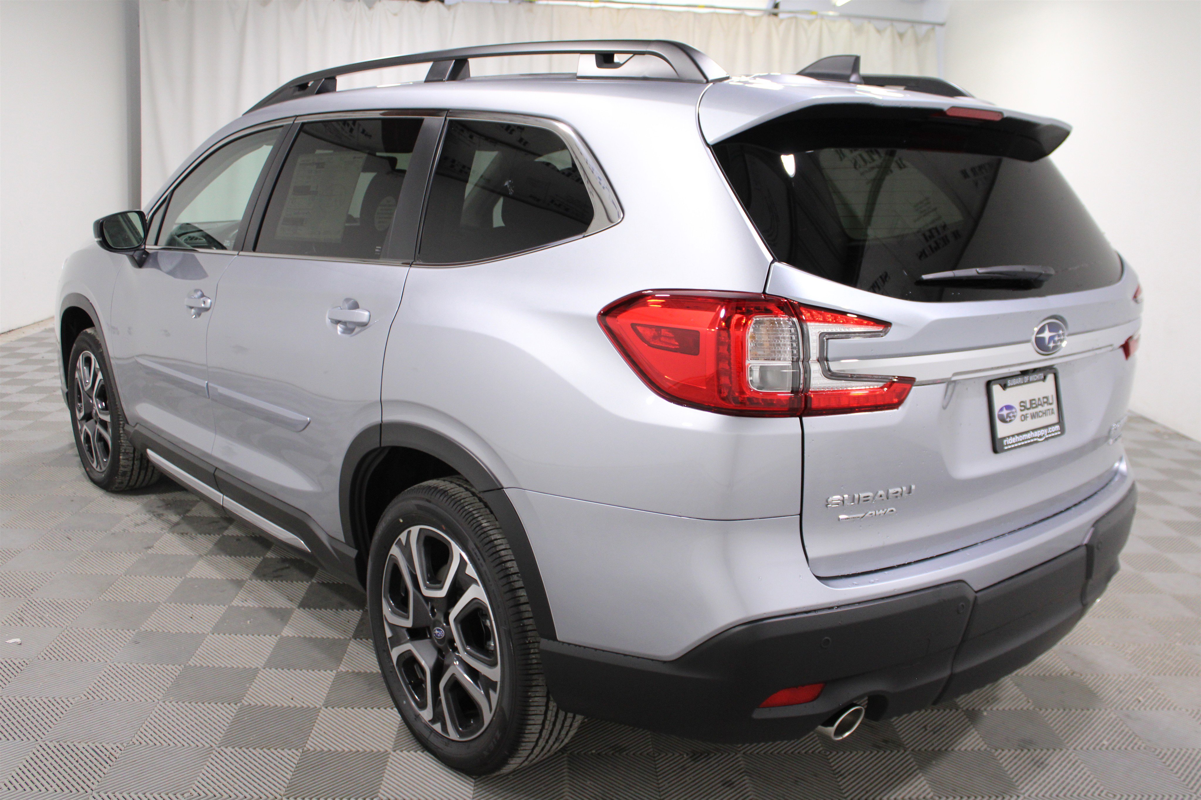 New 2025 Subaru Ascent Limited image 32