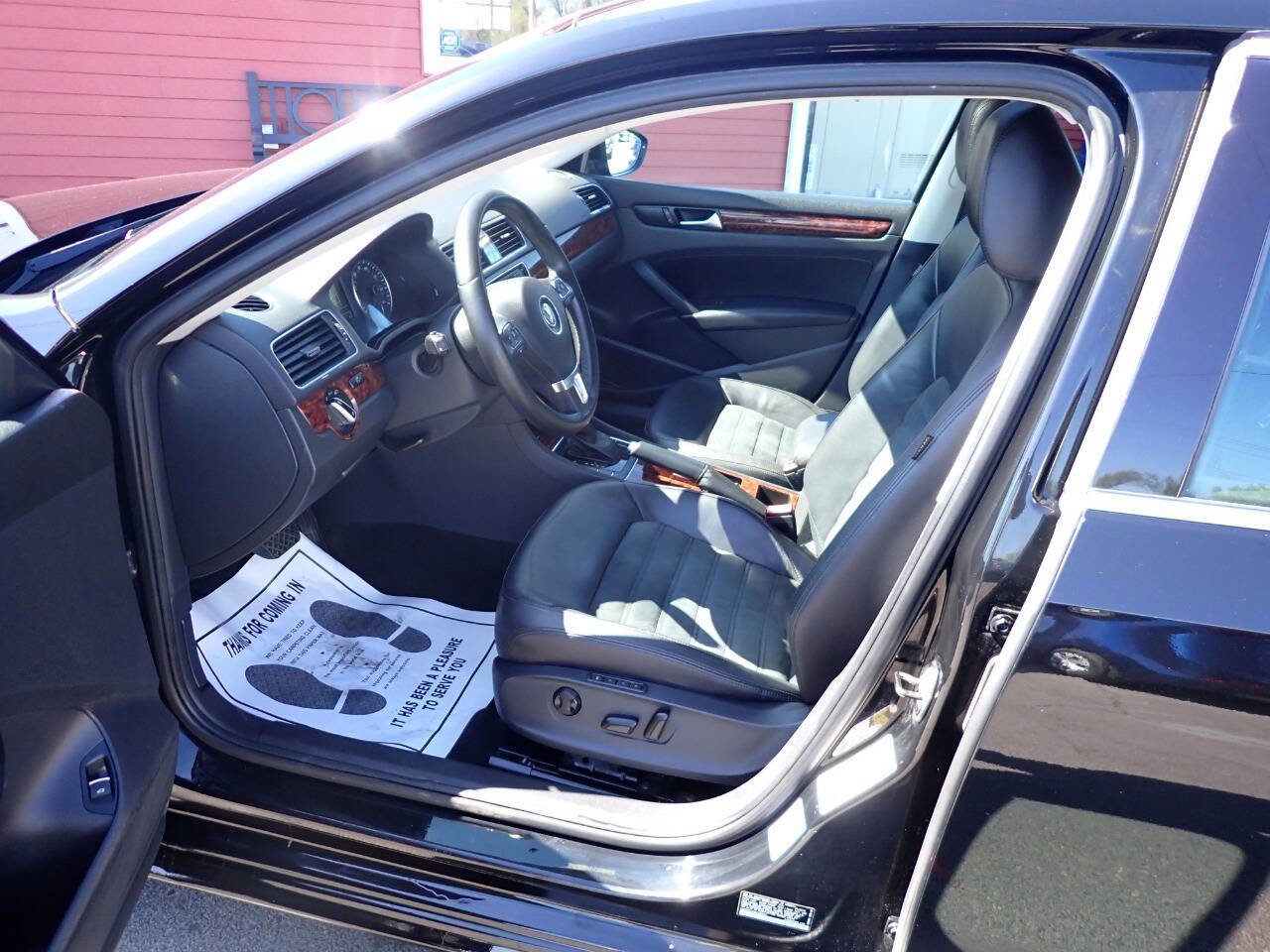 Used 2012 Volkswagen Passat 2.5 SEL FWD image 7