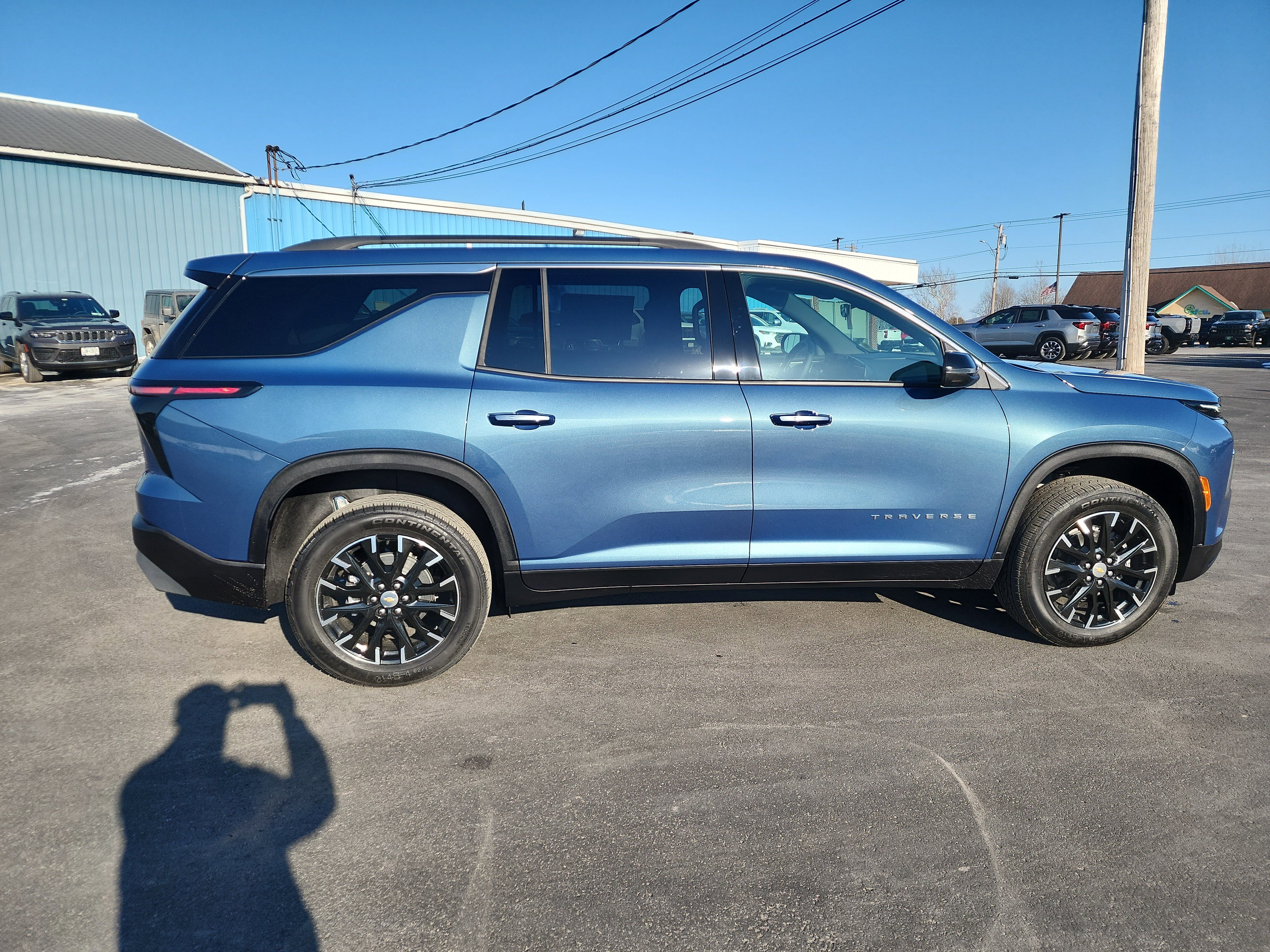 New 2026 Chevrolet Traverse LT w/ Sun and Wheel Package AWD/4WD image 9