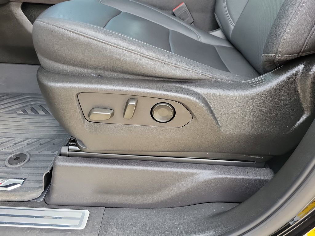 Used 2024 Chevrolet Silverado 2500 LTZ w/ LTZ Plus Package image 12
