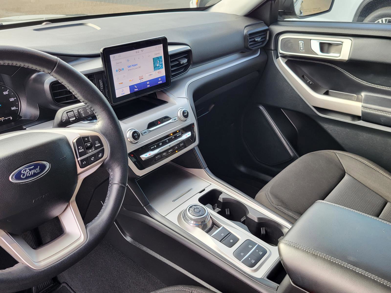 Used 2023 Ford Explorer XLT image 25