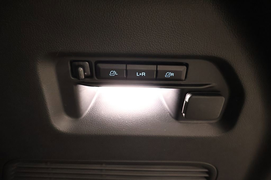 New 2026 Ford Explorer Platinum image 40