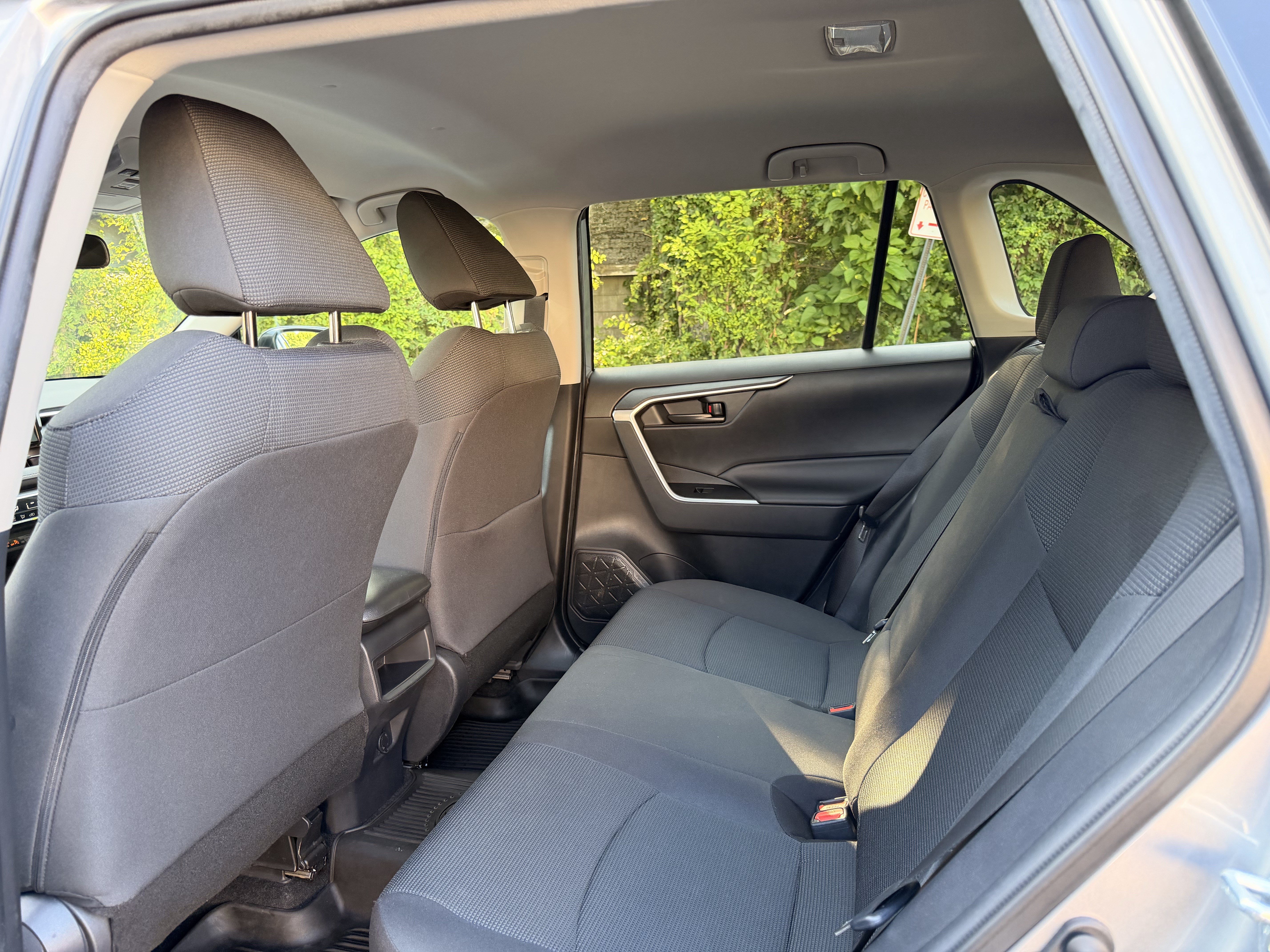 Used 2021 Toyota RAV4 LE AWD/4WD image 26