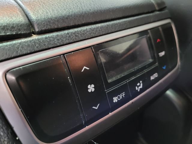 Used 2016 Toyota Highlander XLE image 36