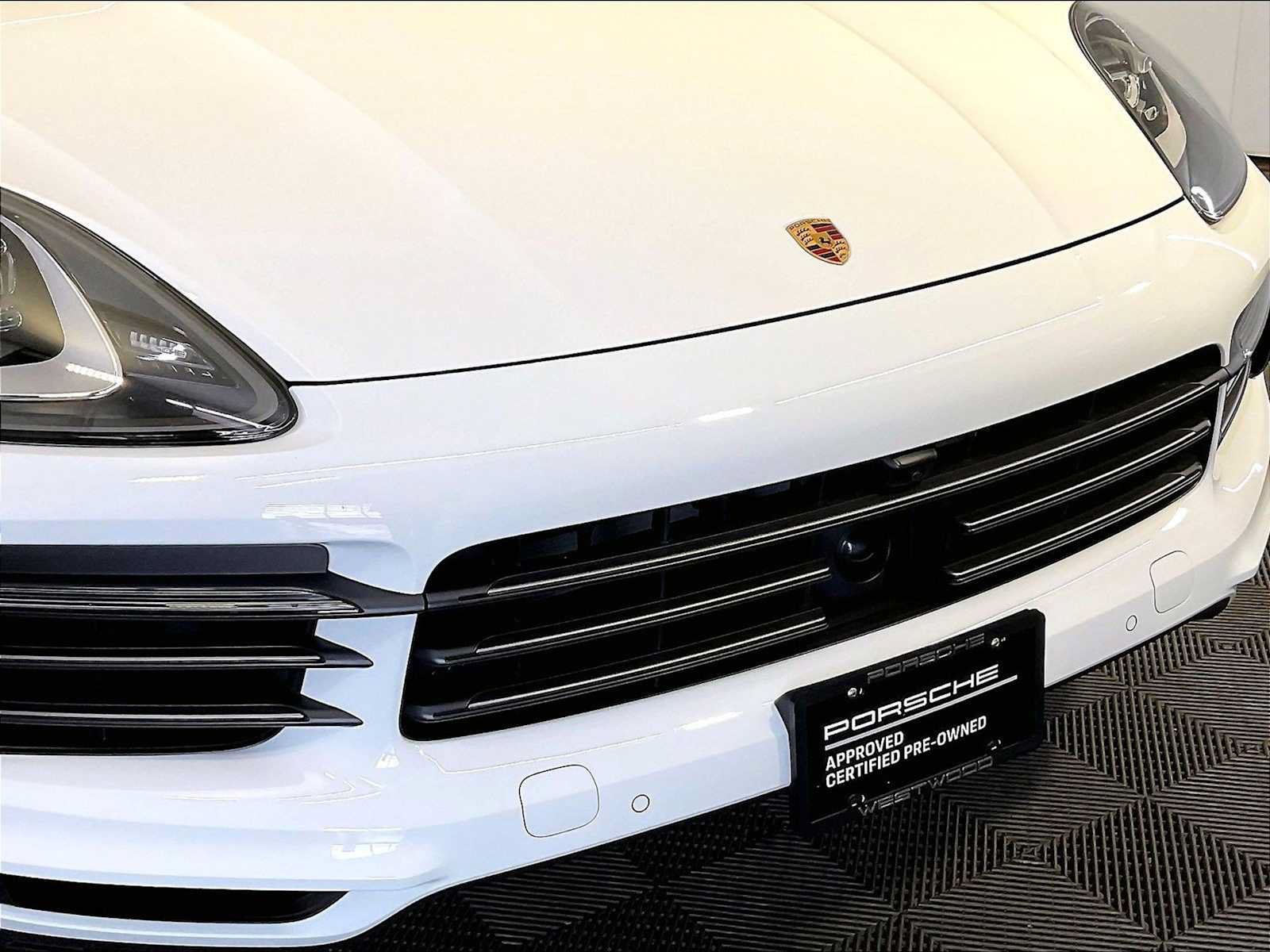 Certified 2023 Porsche Cayenne Platinum Edition AWD/4WD image 34