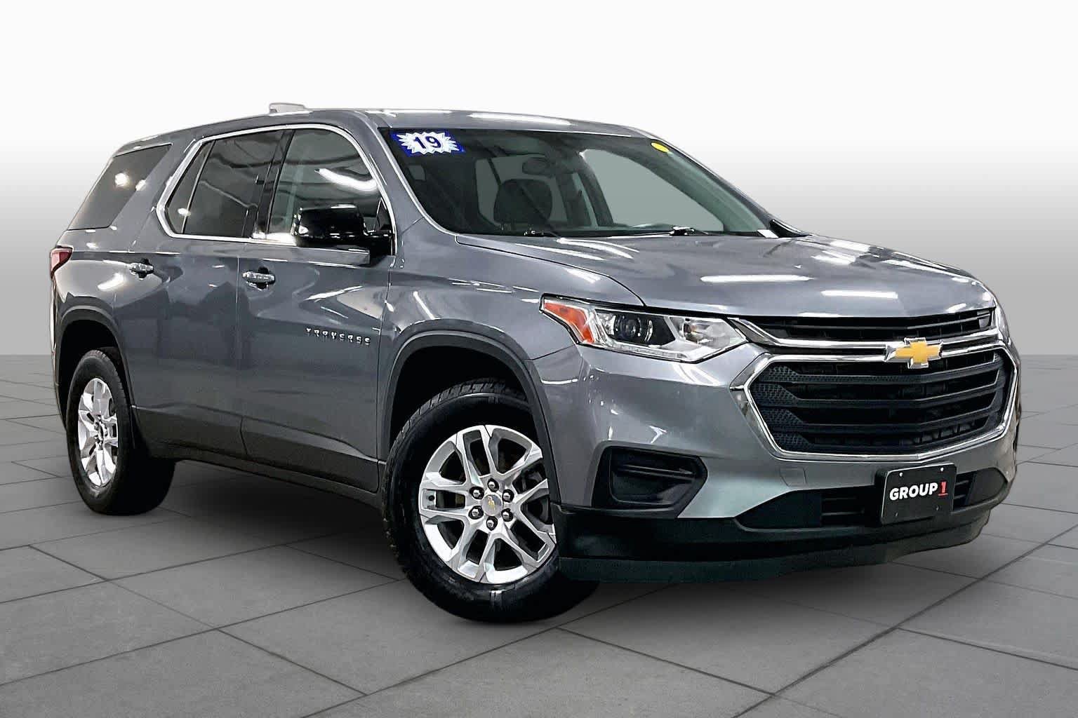 Used 2019 Chevrolet Traverse LS FWD image 3