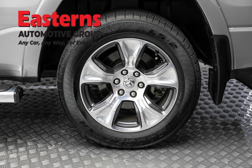 Used 2019 RAM 1500 Laramie AWD/4WD image 8