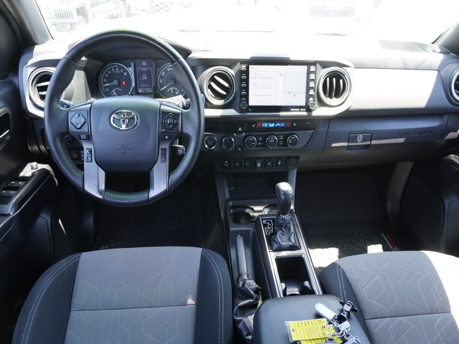 Used 2020 Toyota Tacoma TRD Sport w/ Technology Package AWD/4WD image 2