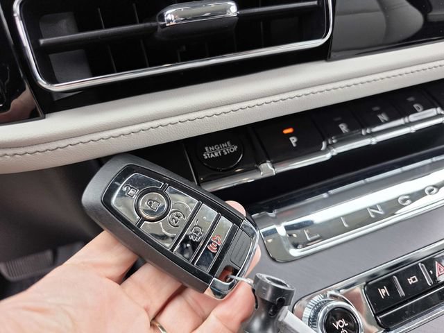 New 2026 Lincoln Aviator 2WD image 14