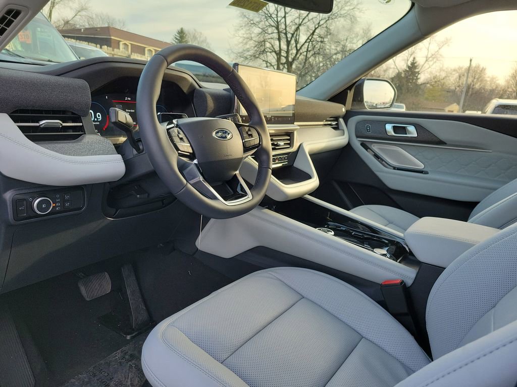 New 2026 Ford Explorer Platinum w/ LUX Leather Package image 20