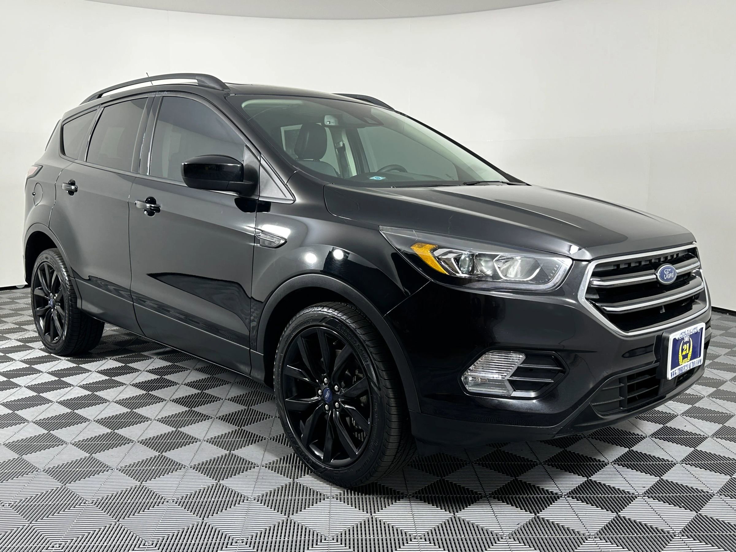 Used 2018 Ford Escape SE w/ Ford Safe & Smart Package AWD/4WD image 6
