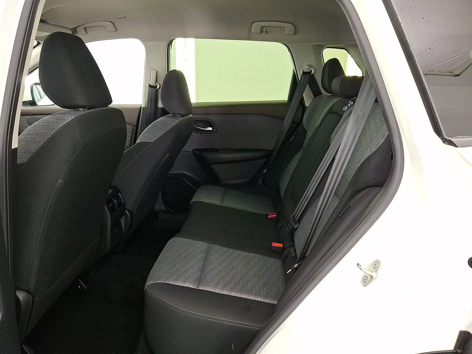 Used 2023 Nissan Rogue SV AWD/4WD image 11